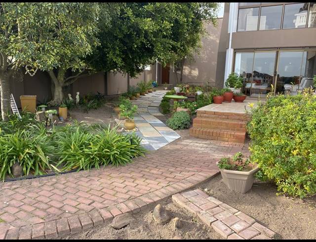 4 BEDROOM HOUSE FOR SALE IN PORT OWEN